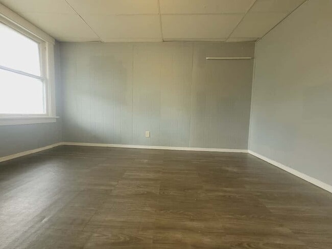 Building Photo - 424 1/2 N Wheeler Ave