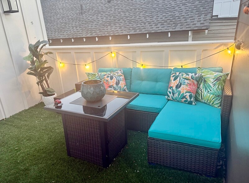 rooftop deck with propane firepit - 55 Weatherby St SE