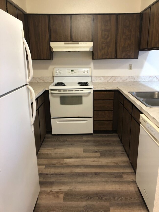 Building Photo - DUPLEX FOR RENT!!!!