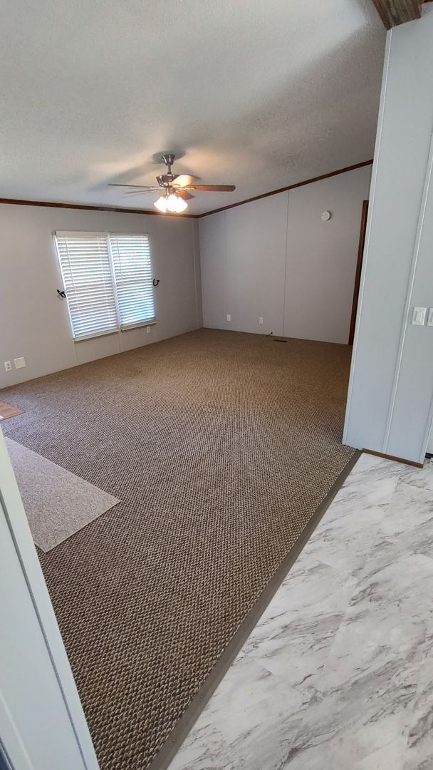 Building Photo - Maryville 37803 - 3 bedroom, 2 bath home. -  Contact Troy Adams (865) 233-6949