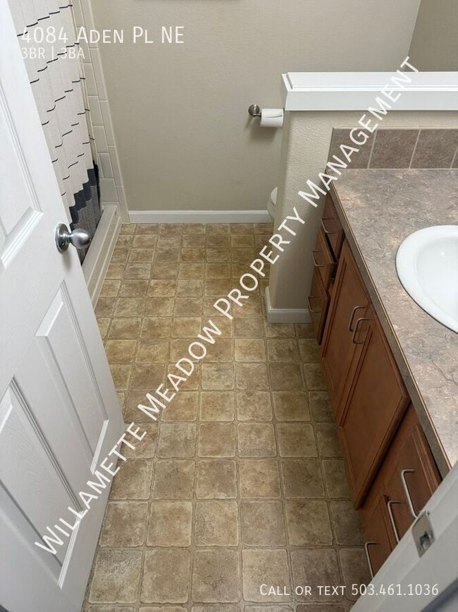 Building Photo - 4084 Aden Pl NE