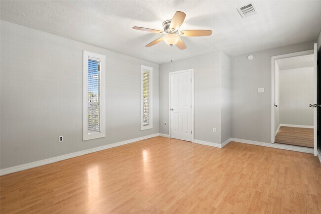 Building Photo - 907 Northbend Dr