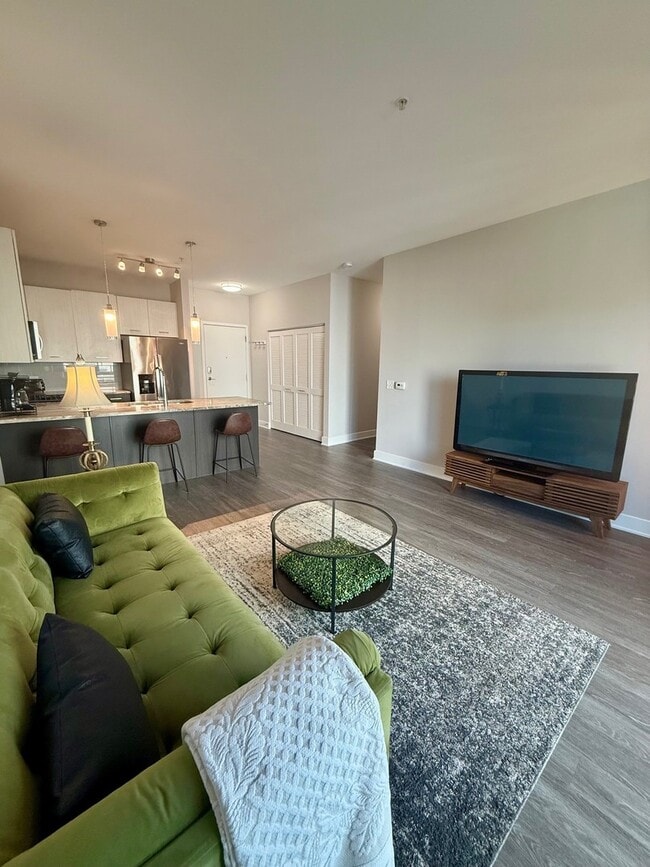 Building Photo - 18w070 Royce Blvd