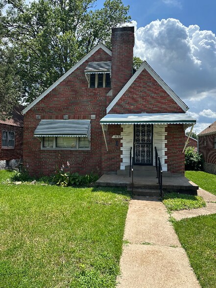 Primary Photo - 1652 Grape Ave