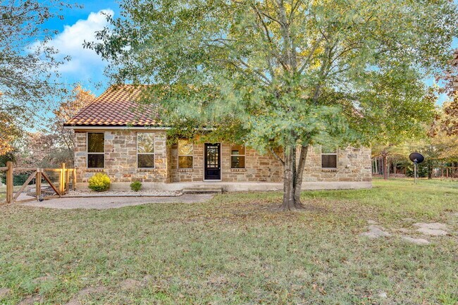 Building Photo - 118 N Buckhorn Dr