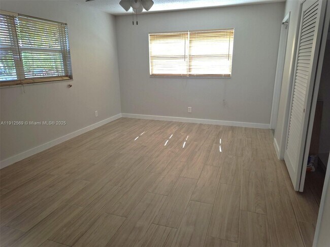 Building Photo - 1617 SE 15th St