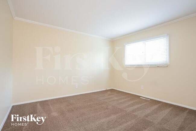 Building Photo - 148 Berkshire Dr