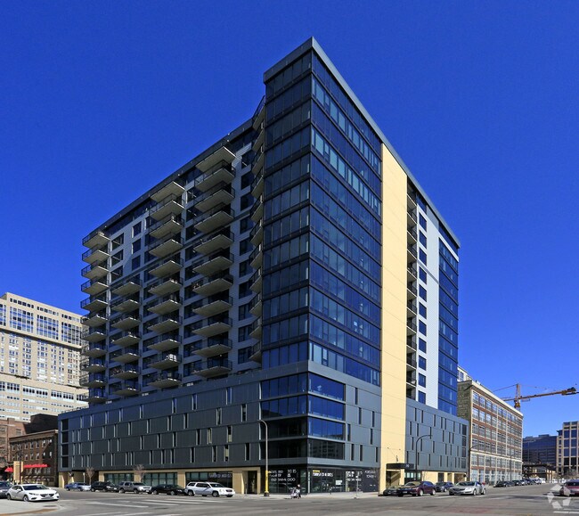 Portland Tower Minneapolis, MN Apartment Finder