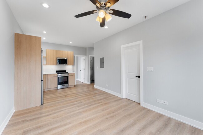 Building Photo - 1546 W Jonquil Terrace