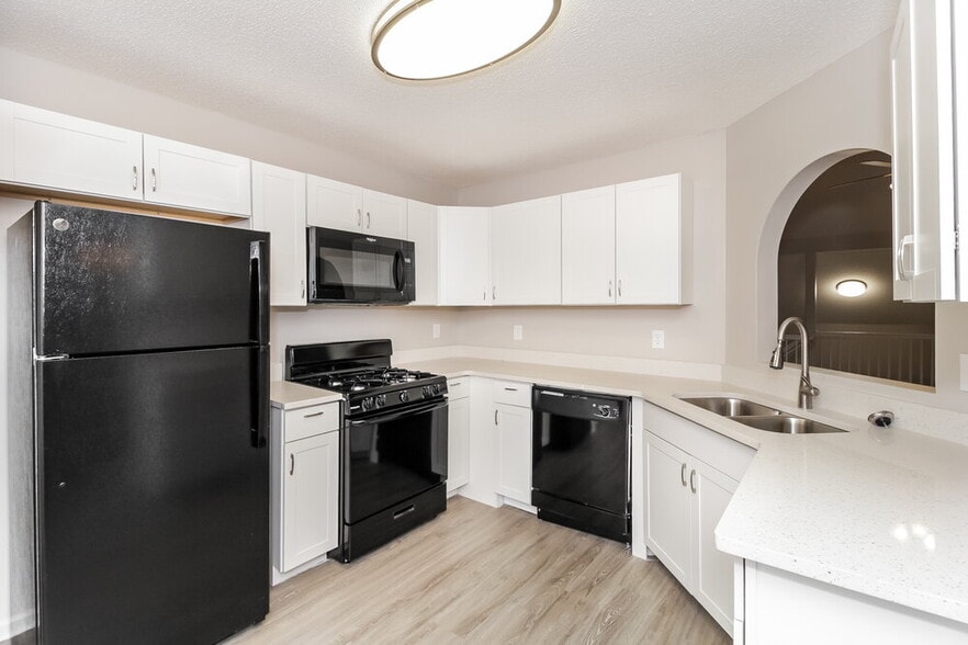 Building Photo - 2913 Crest Ridge Ct SW