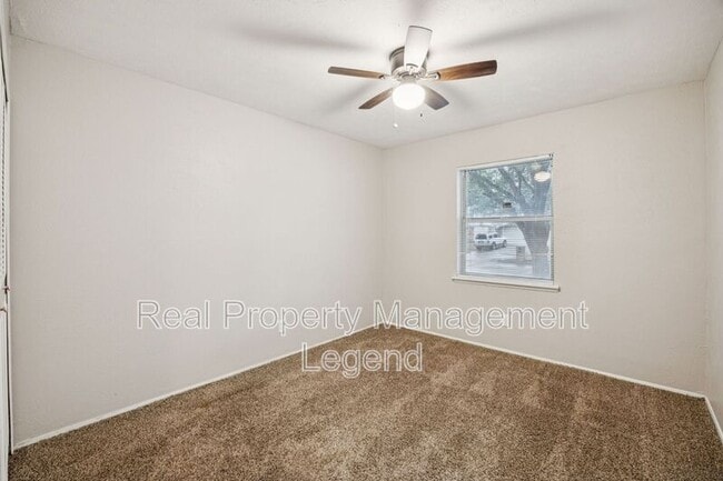 Building Photo - 317 E Grenoble Dr