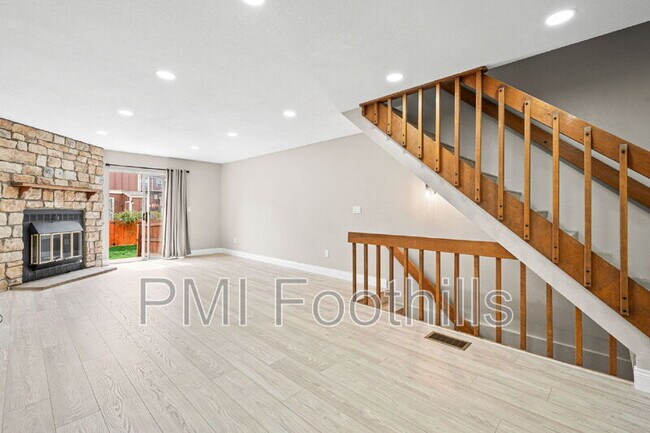 Building Photo - 2578 E Nichols Cir