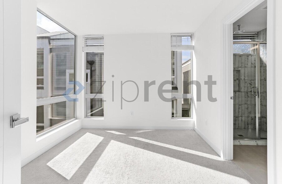 Building Photo - Unit Unit C