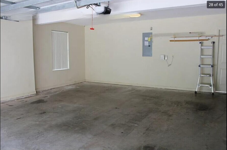 Building Photo - 8101 Setters Point Dr
