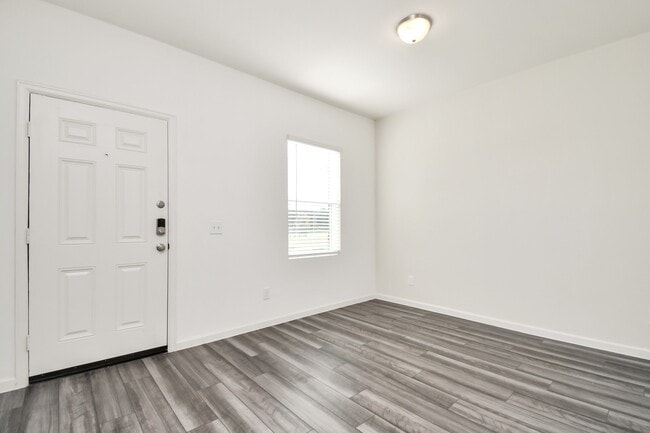 Building Photo - 7819 Royalwood Dr