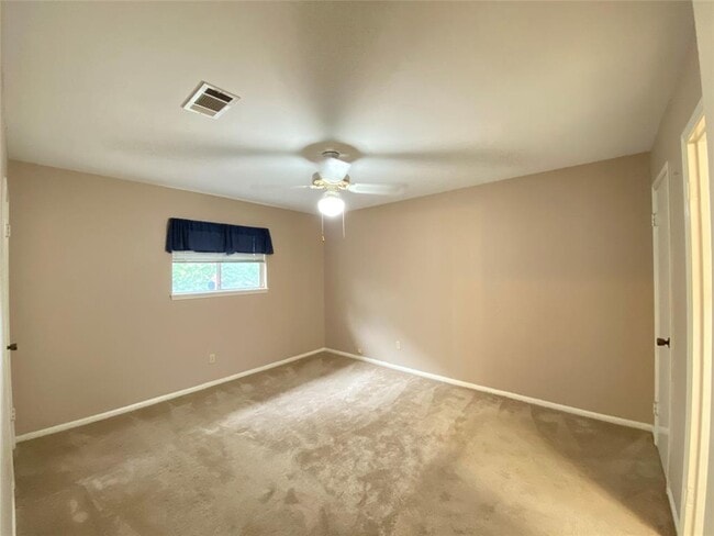 Building Photo - 2233 Ripple Creek Dr