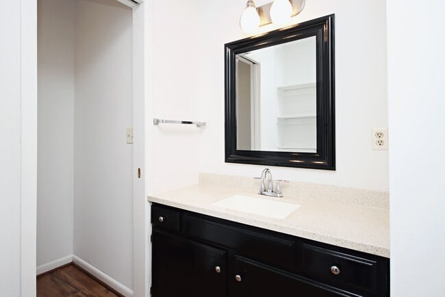 Building Photo - Dog-Friendly Rental Near Downtown & UVA