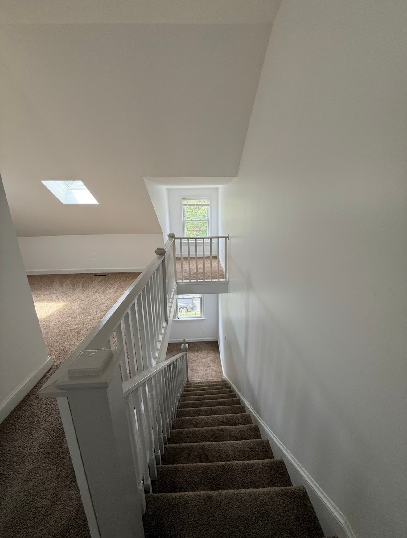 room 1 - 2025 N Stafford St