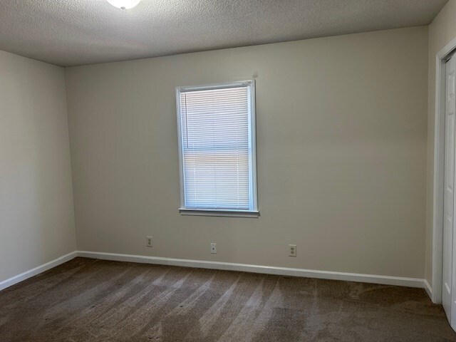 Building Photo - 176 Gertrude Dr