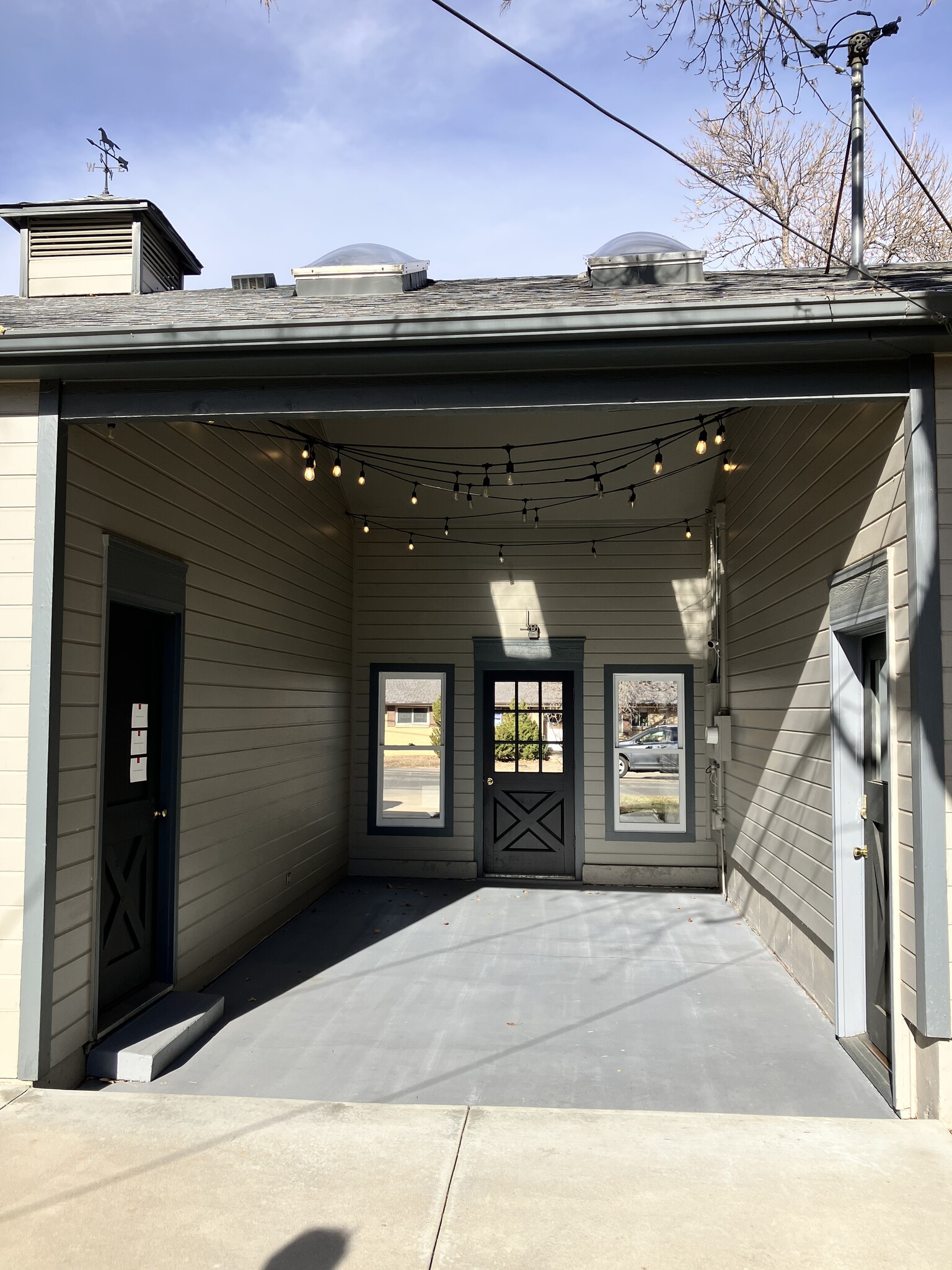 Breezeway to 3-car garage - 9100 Grandview Ave