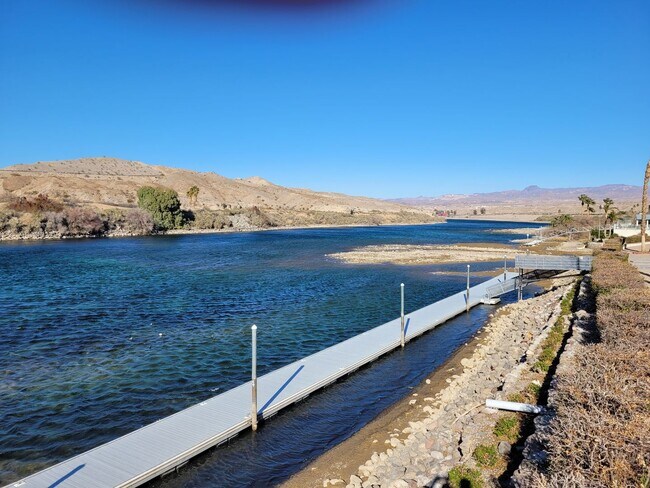 Building Photo - Affordable 2bed/2 bath Condo is Beautiful ...