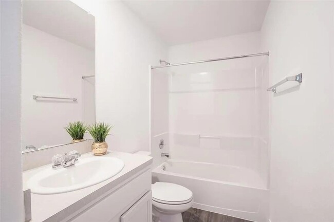 Building Photo - 26615 Lantana Cyn Dr
