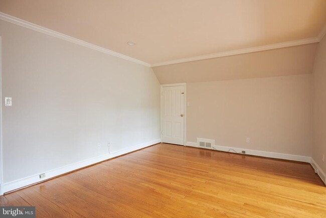 Building Photo - 5306 Albemarle St