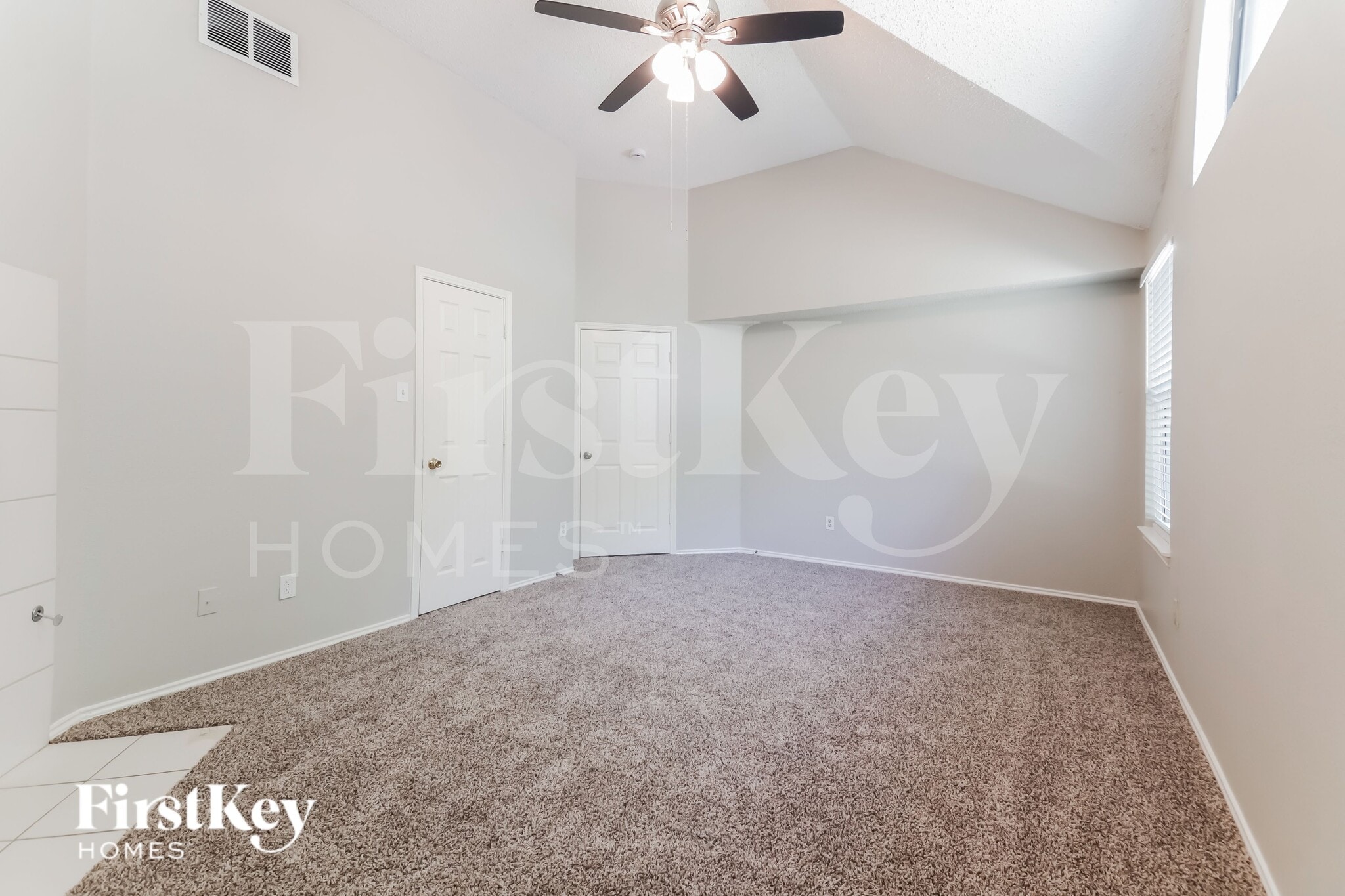 Building Photo - 701 Long Hill Ct