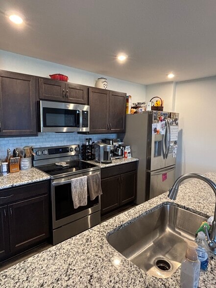 Building Photo - 1298 Woodstone Way