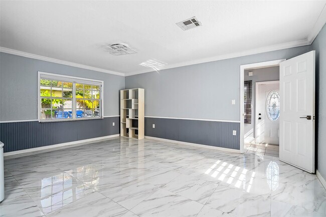 Building Photo - 2508 Arthur St