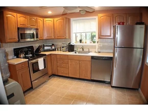 Building Photo - 118 Bayberry Ln