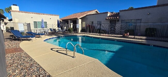 Building Photo - ucvilla7