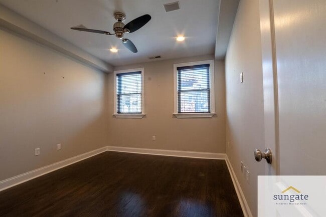 Building Photo - 509 S Curley St