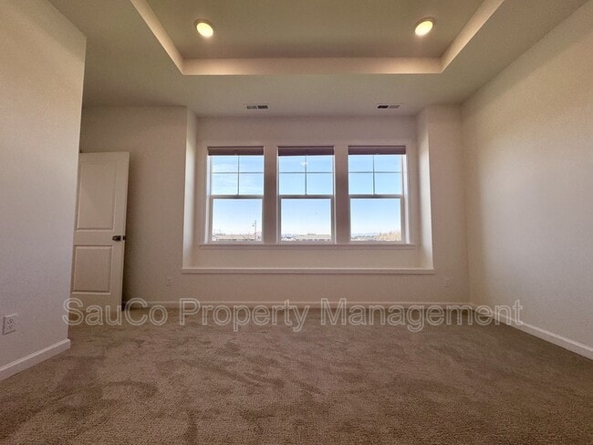 Building Photo - 6728 SE Crimson Ln