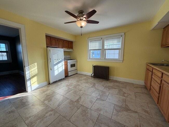Building Photo - 1041 Stonewall Ln