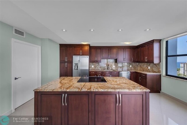 Building Photo - 936 Intracoastal Dr