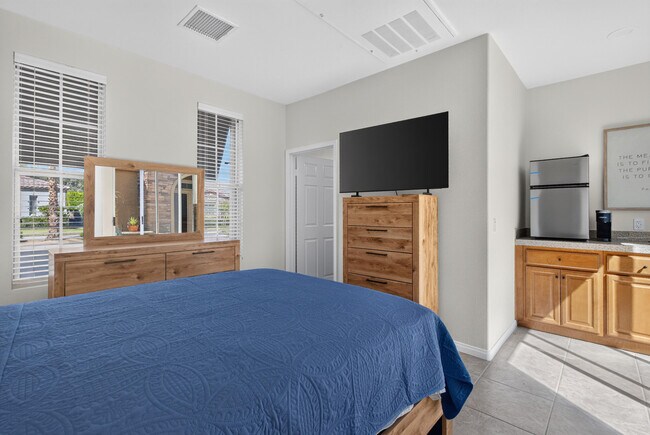 Building Photo - 60440 Juniper Ln