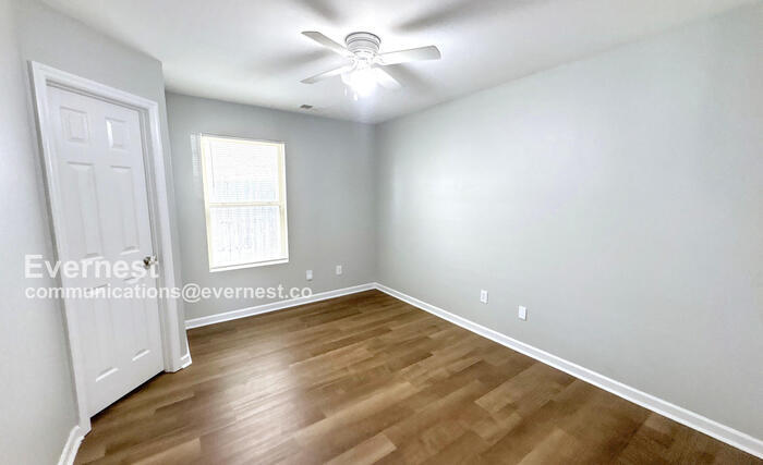 Building Photo - 222 Bermuda Lakes Dr