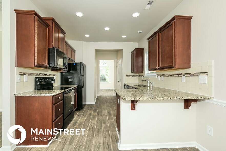 Building Photo - 105 Emerald Dr