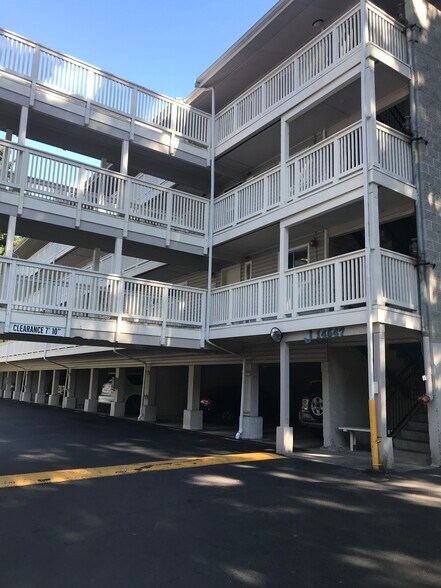 Building Photo - 14547 NE 40th St