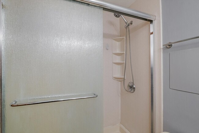 Building Photo - 233 E Erie St