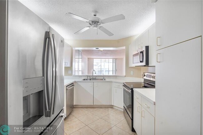 Building Photo - 7866 Trent Dr