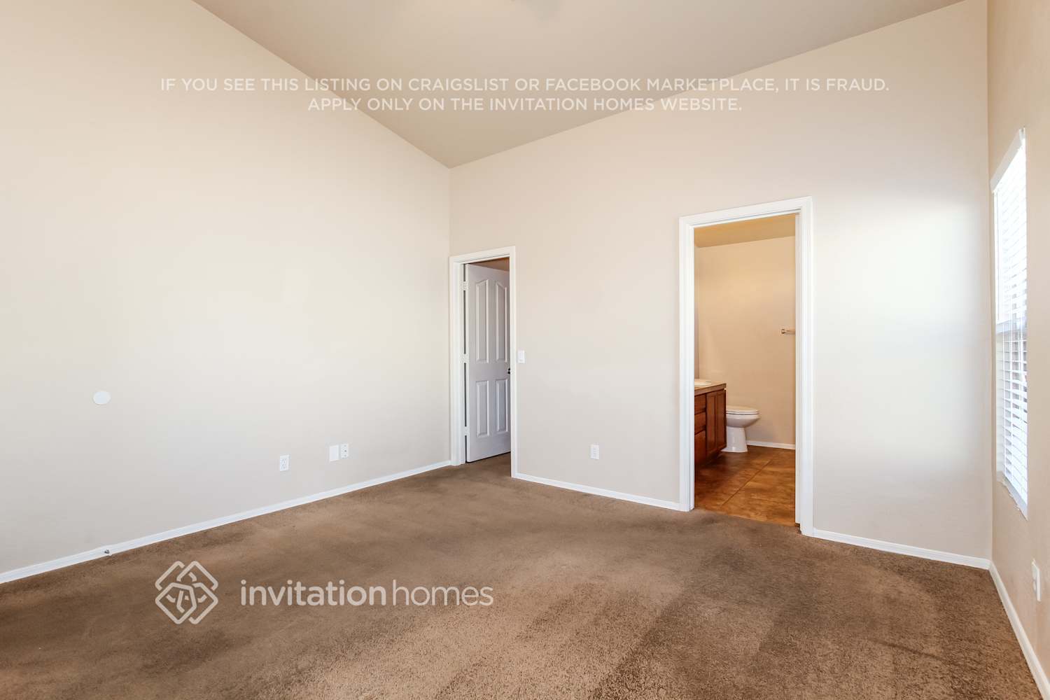 Building Photo - 12742 W Pershing St