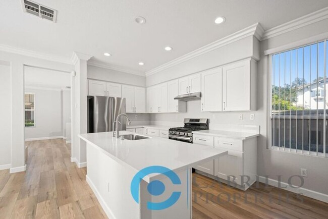 Building Photo - 12177 Pepper Tree Ln