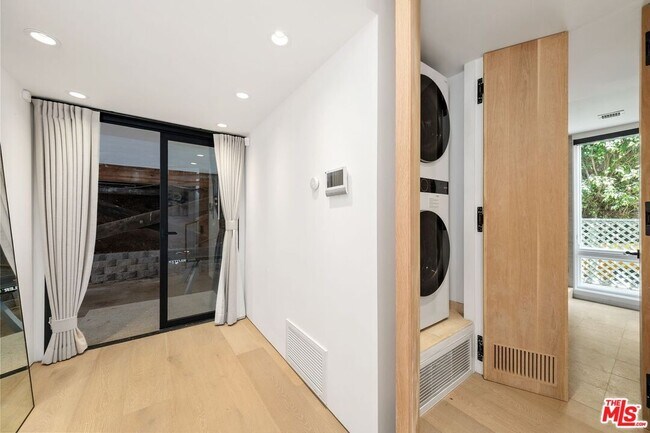 Building Photo - 24112 Malibu Rd