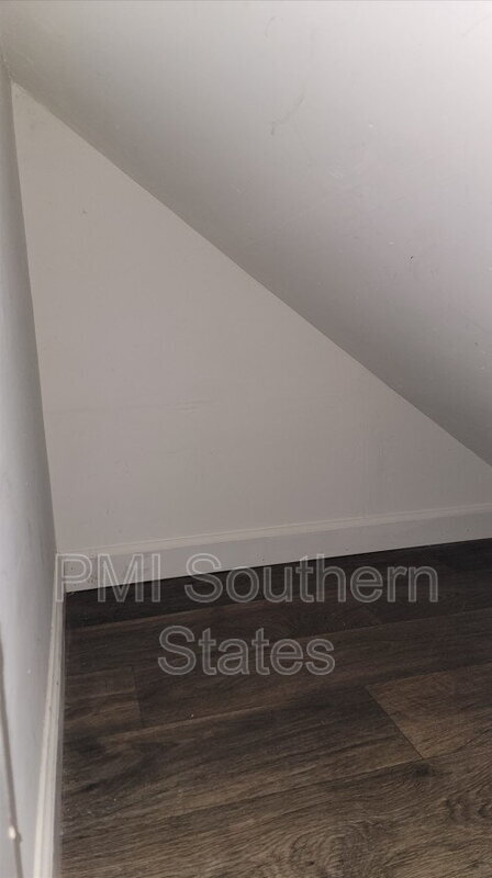 Building Photo - 31 Moorlyn Ln