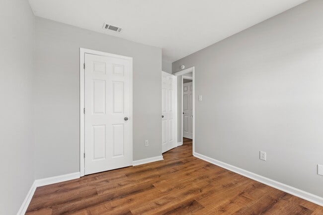 Building Photo - 1576 Springfield Dr