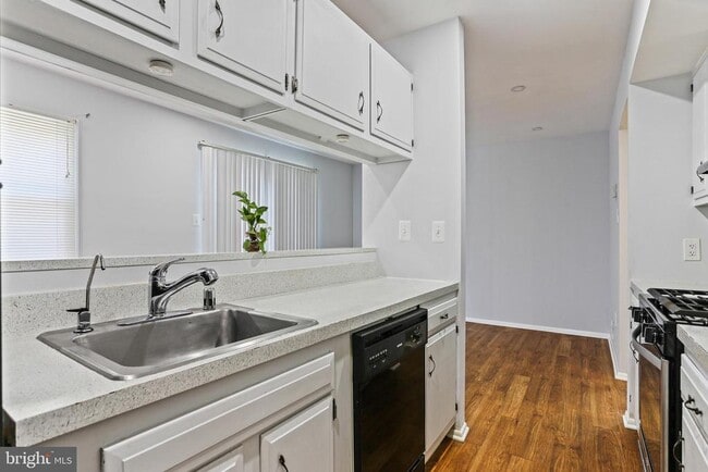 Building Photo - 12113 Pheasant Run Dr