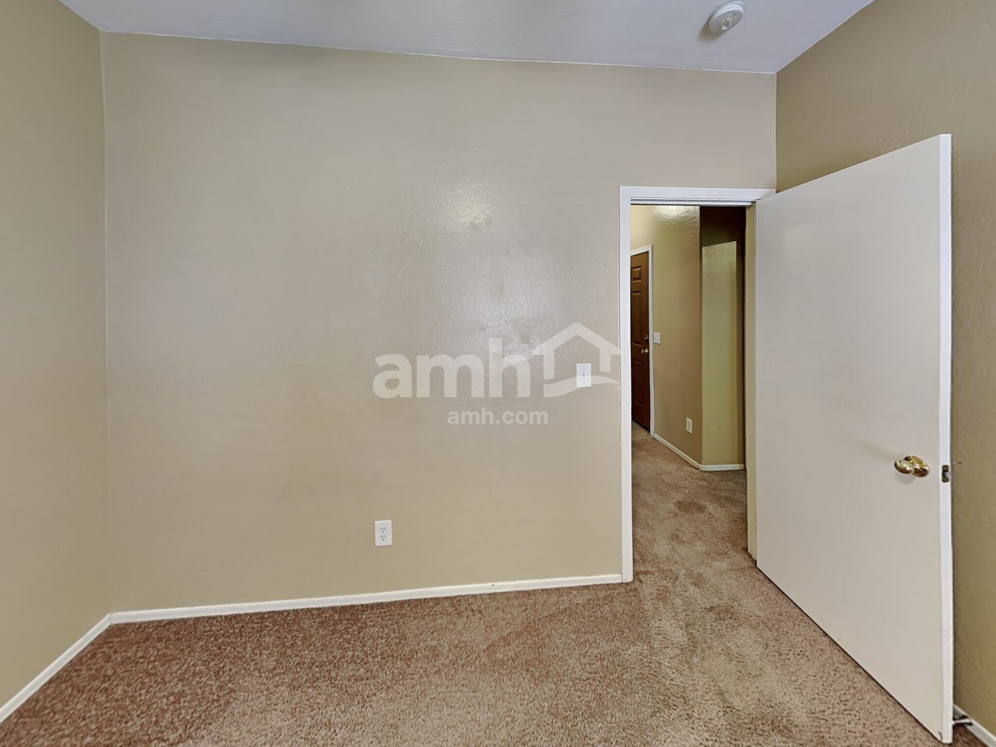 Building Photo - 2142 E Friesian Dr