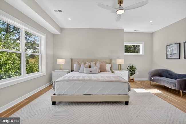 Building Photo - 5310 Cathedral Ave NW